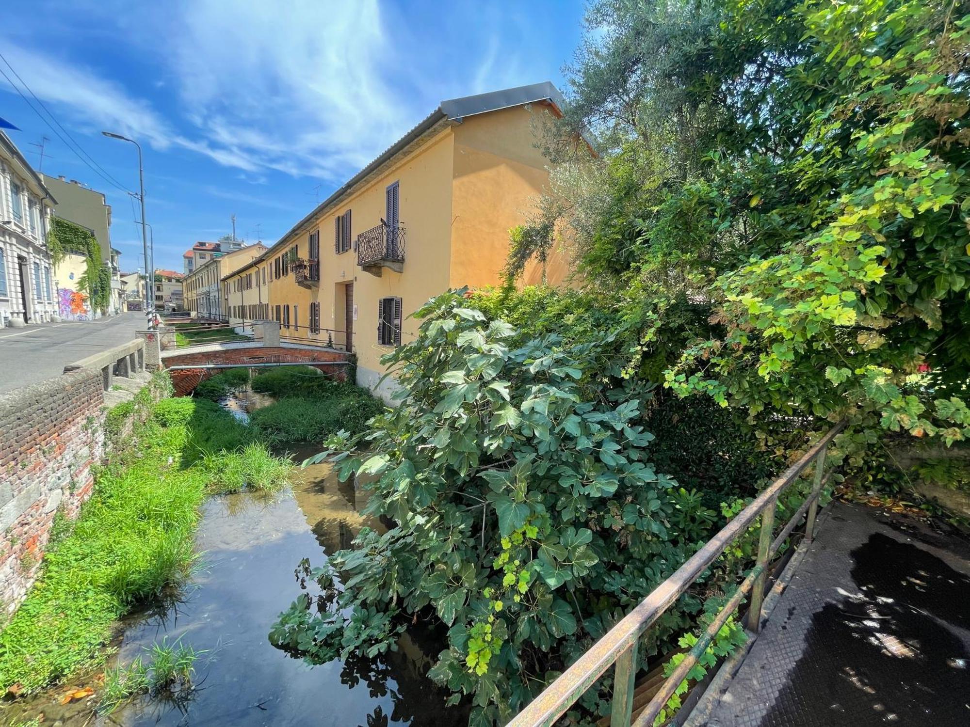 Green Oasis On Water In The Center Of Mailand Exterior foto
